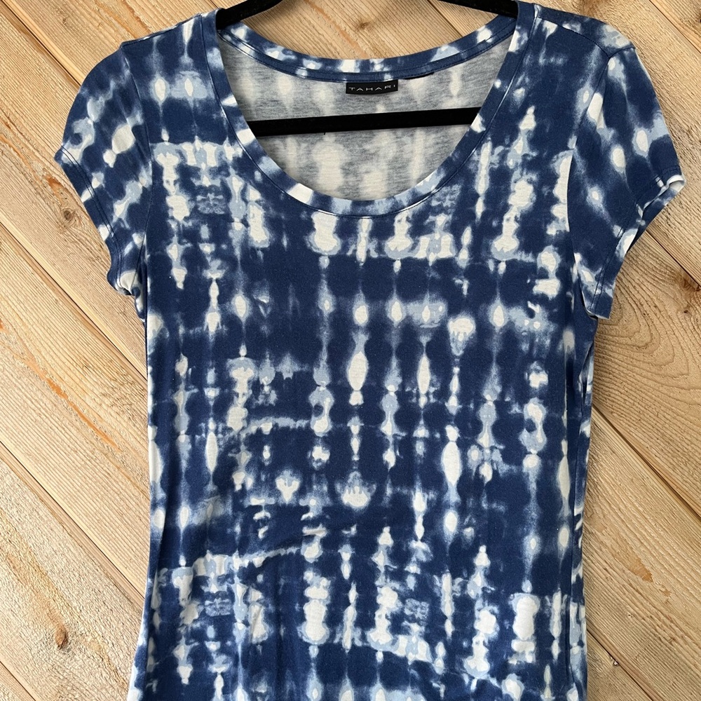 Women’s Tahari Blue Tie-Dye Top